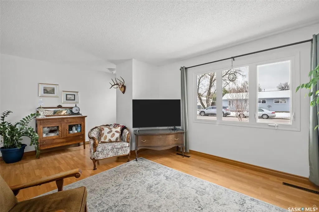 654 23rd Street W Prince Albert SK S6V 4H3