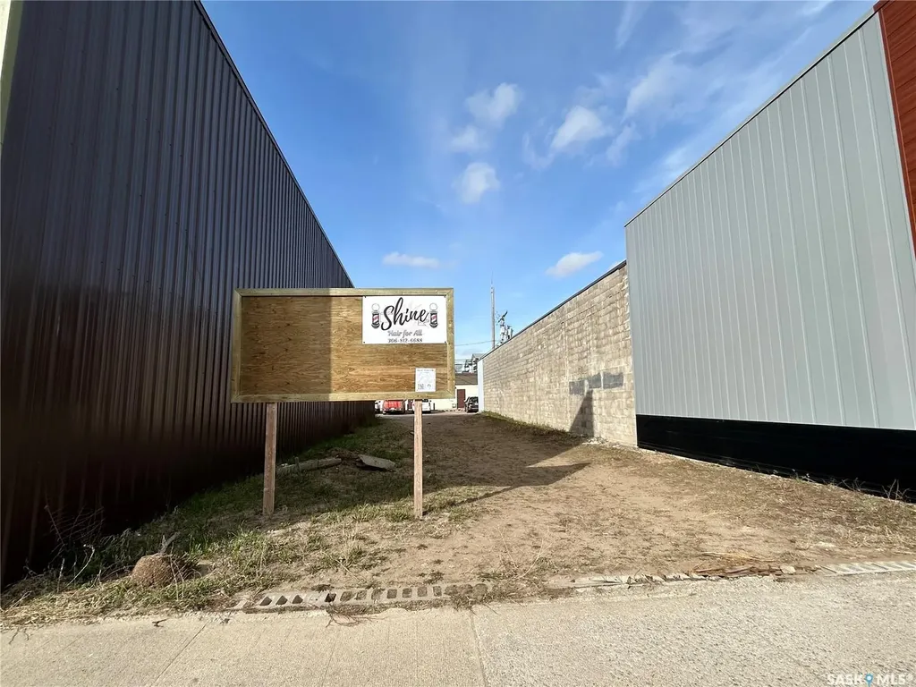 215 Centre Street Nipawin SK S0E 1E0