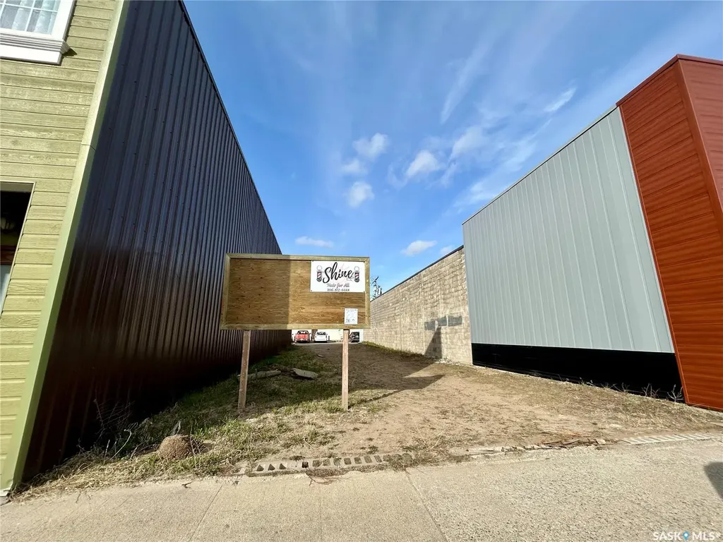 215 Centre Street Nipawin SK S0E 1E0
