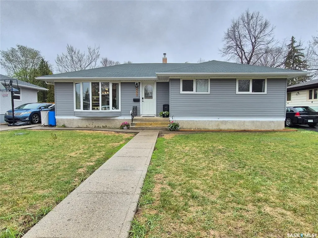 451 Woodlawn Crescent Weyburn SK S4H 0X5