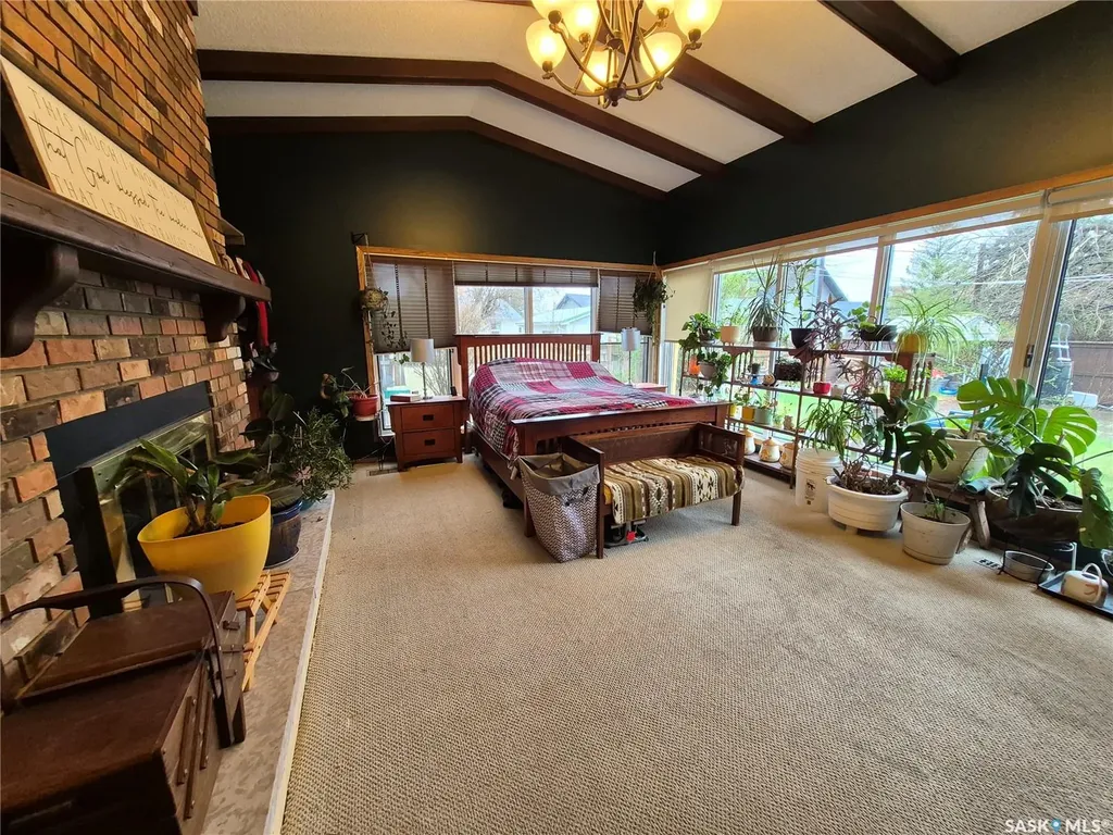 451 Woodlawn Crescent Weyburn SK S4H 0X5