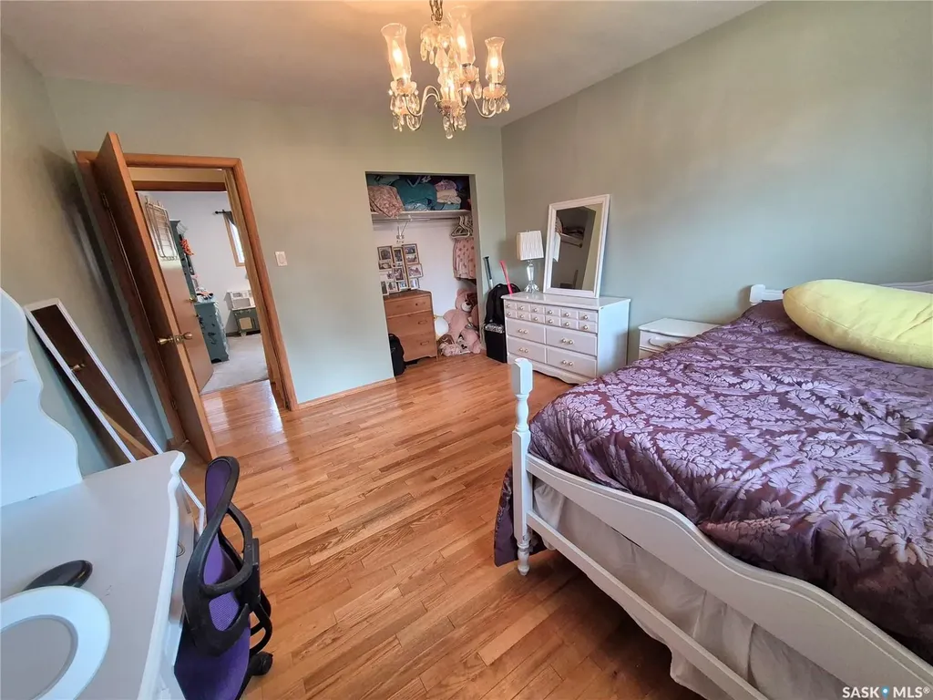 451 Woodlawn Crescent Weyburn SK S4H 0X5