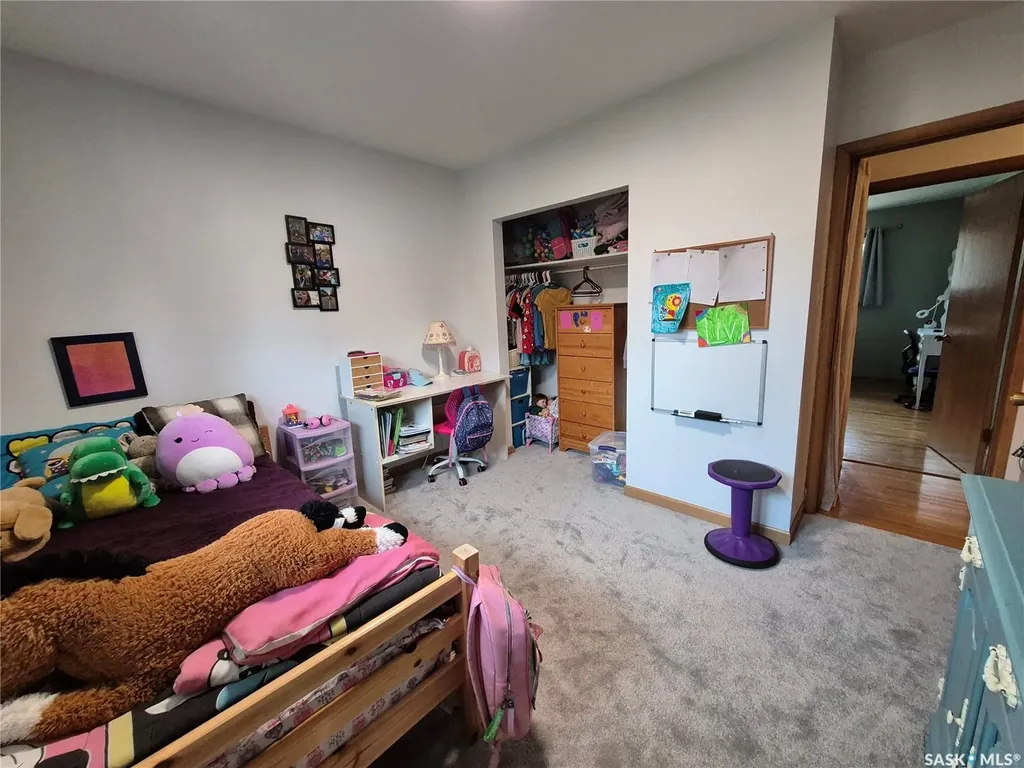 451 Woodlawn Crescent Weyburn SK S4H 0X5