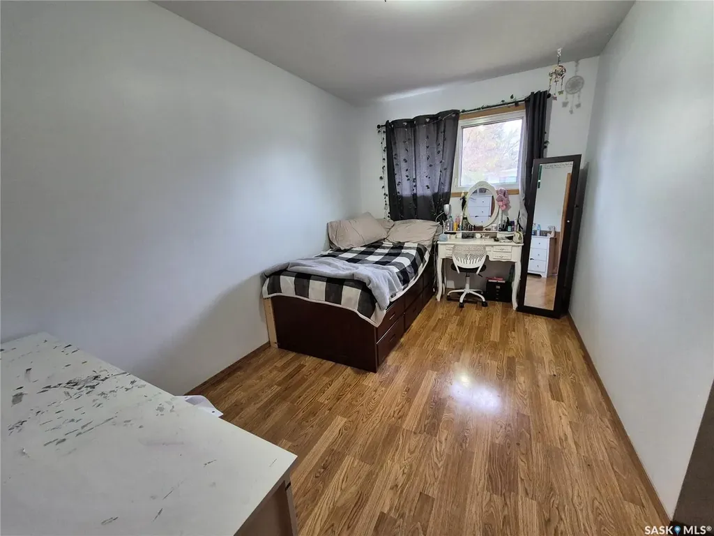 451 Woodlawn Crescent Weyburn SK S4H 0X5