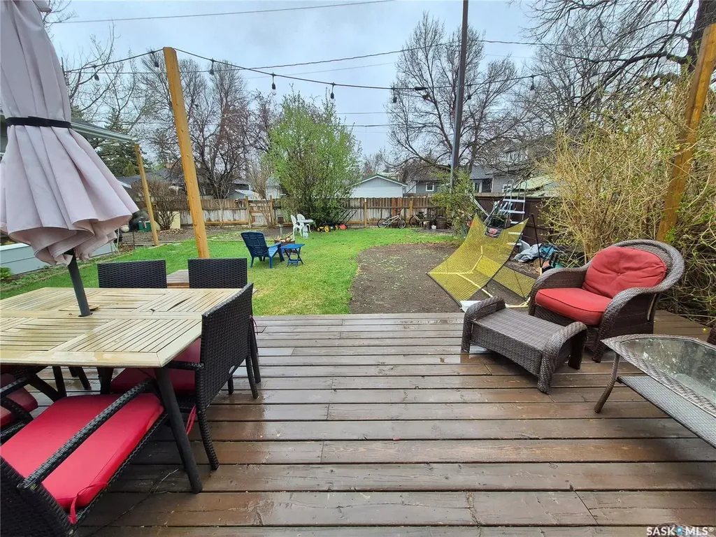 451 Woodlawn Crescent Weyburn SK S4H 0X5