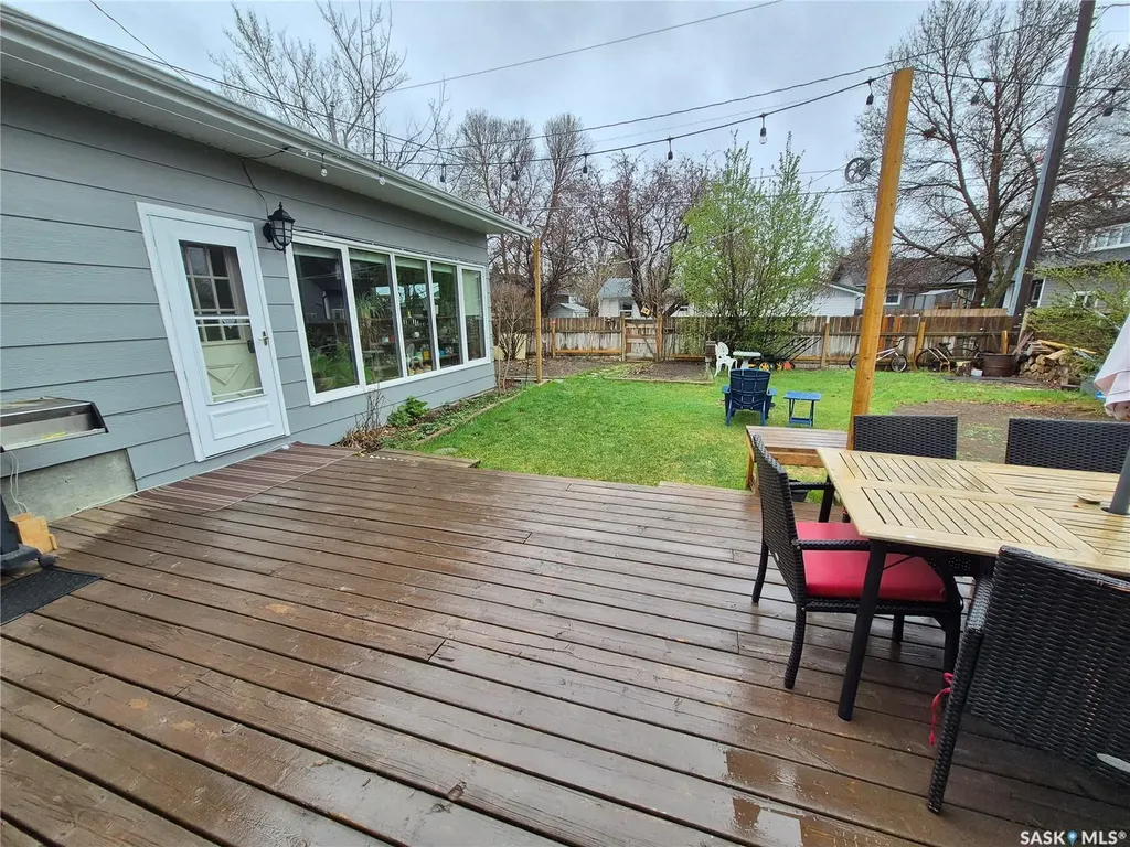 451 Woodlawn Crescent Weyburn SK S4H 0X5