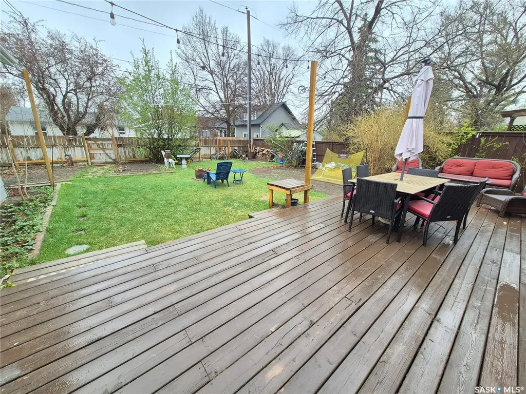 451 Woodlawn Crescent Weyburn SK S4H 0X5