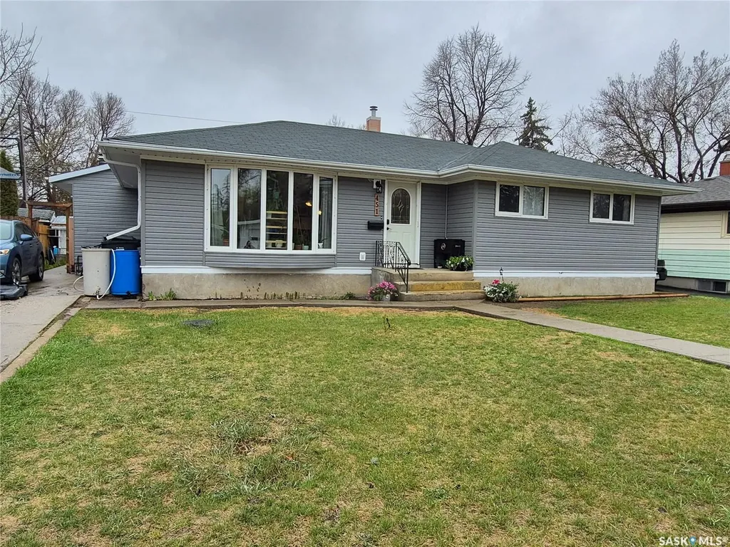 451 Woodlawn Crescent Weyburn SK S4H 0X5