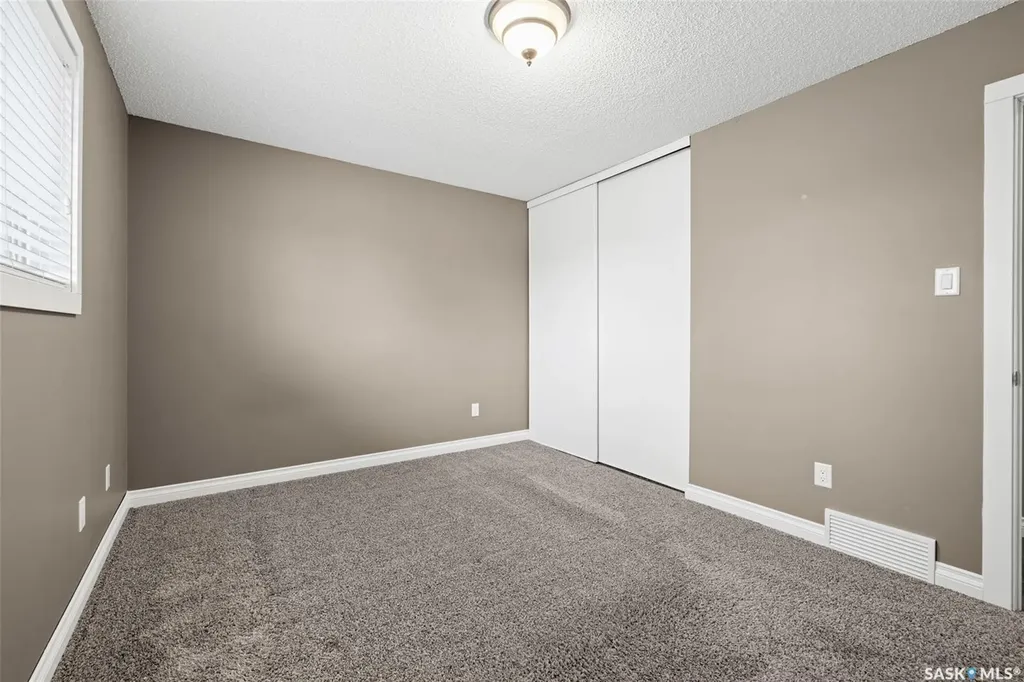 1015 Kenderdine Drive N Regina SK S4X 4H8