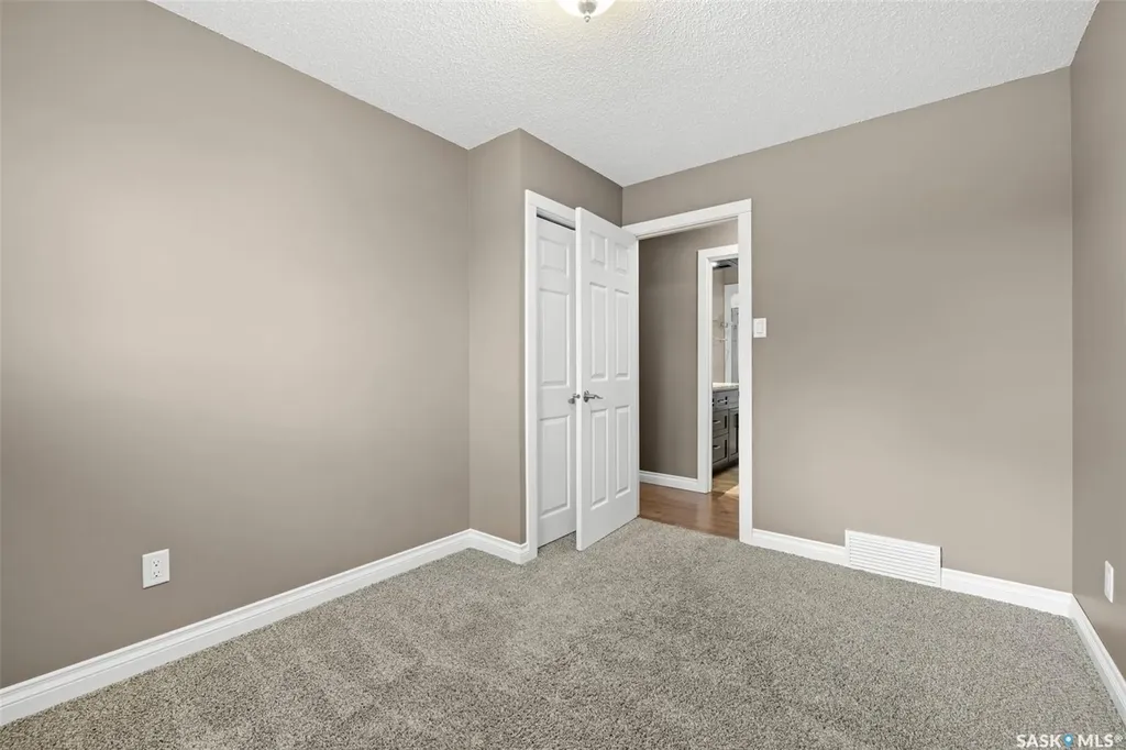 1015 Kenderdine Drive N Regina SK S4X 4H8