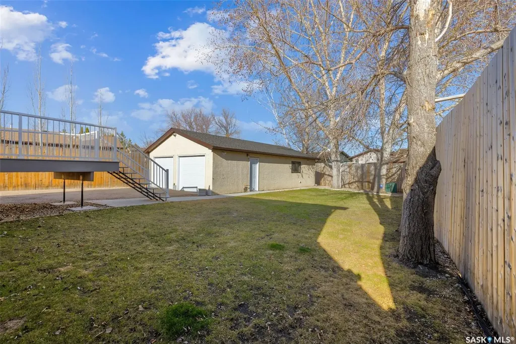 1015 Kenderdine Drive N Regina SK S4X 4H8