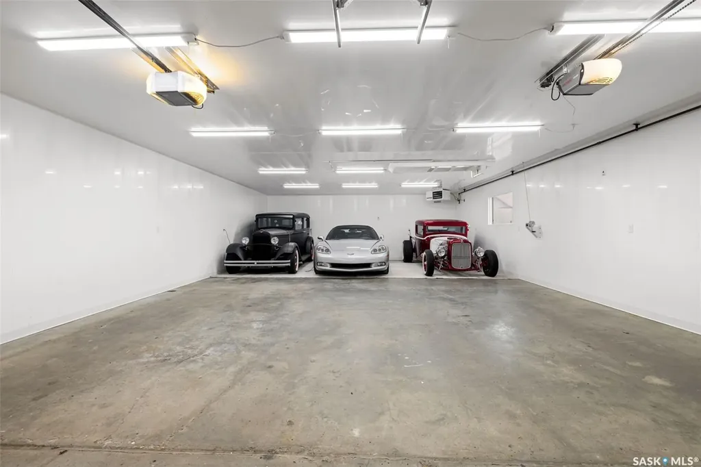 1015 Kenderdine Drive N Regina SK S4X 4H8