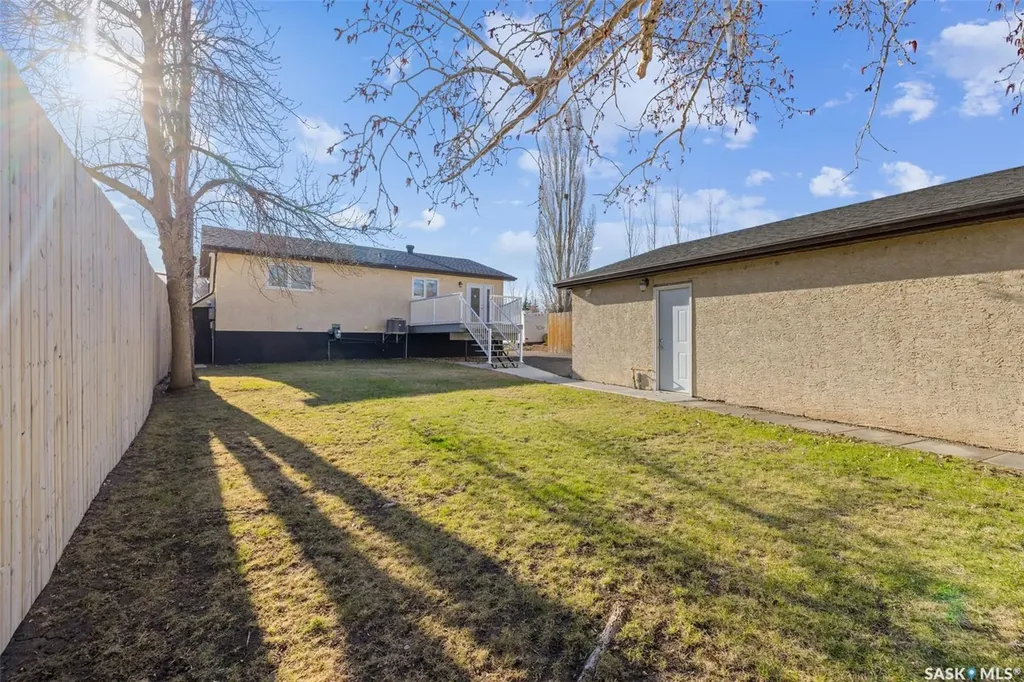 1015 Kenderdine Drive N Regina SK S4X 4H8