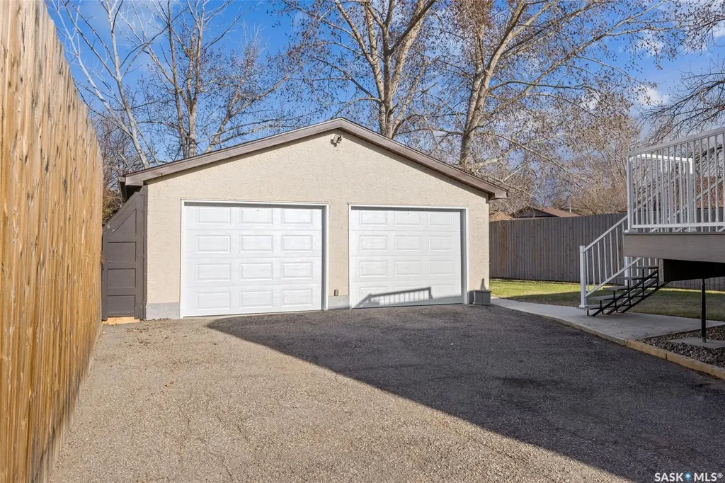 1015 Kenderdine Drive N Regina SK S4X 4H8
