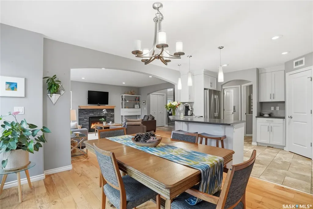 215 Whalley Crescent Saskatoon SK S7T 0E6