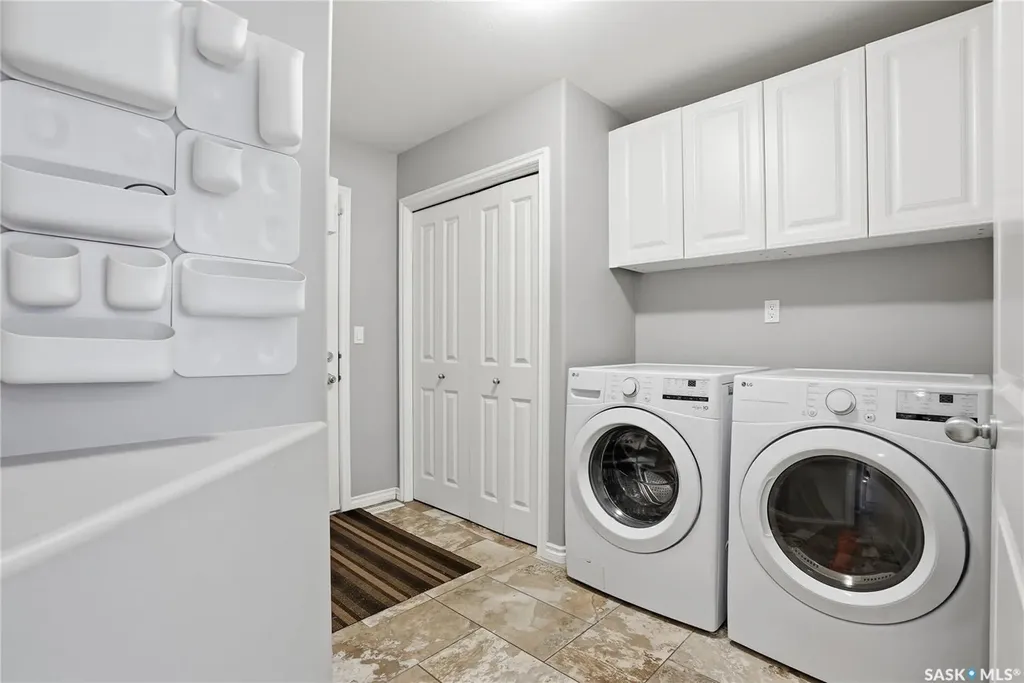 215 Whalley Crescent Saskatoon SK S7T 0E6