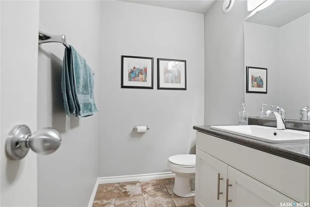 215 Whalley Crescent Saskatoon SK S7T 0E6