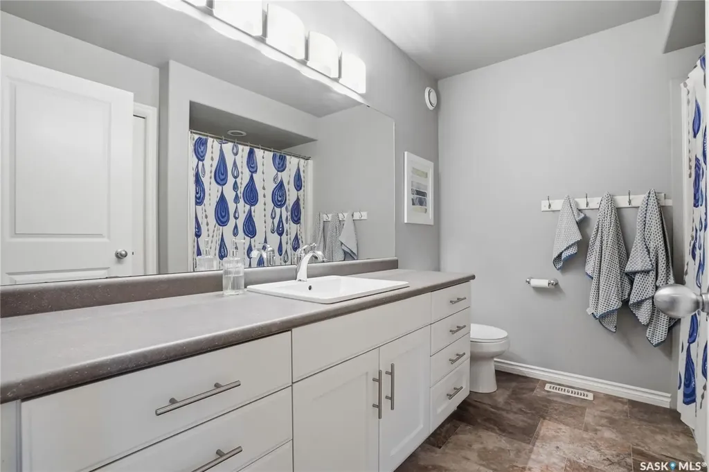 215 Whalley Crescent Saskatoon SK S7T 0E6