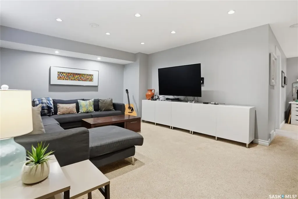 215 Whalley Crescent Saskatoon SK S7T 0E6