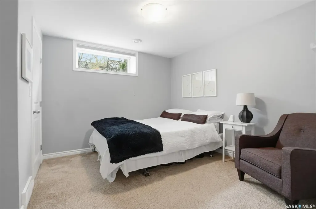 215 Whalley Crescent Saskatoon SK S7T 0E6