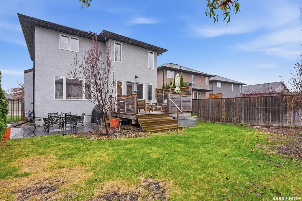 215 Whalley Crescent Saskatoon SK S7T 0E6