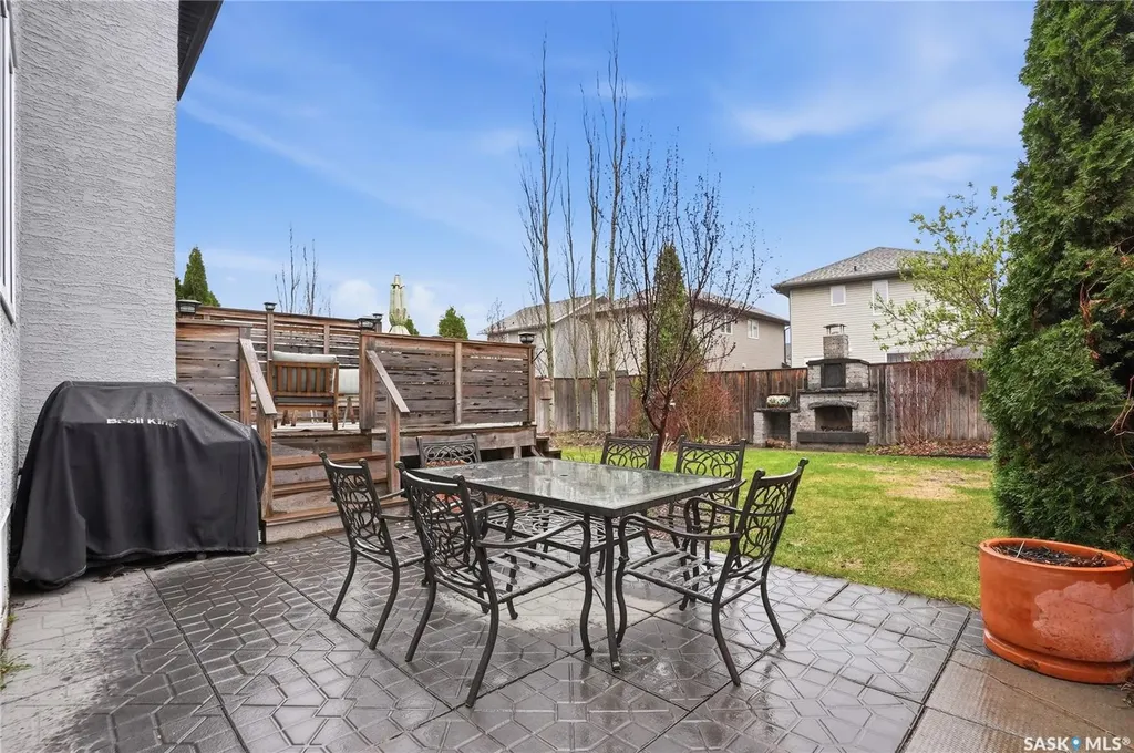 215 Whalley Crescent Saskatoon SK S7T 0E6