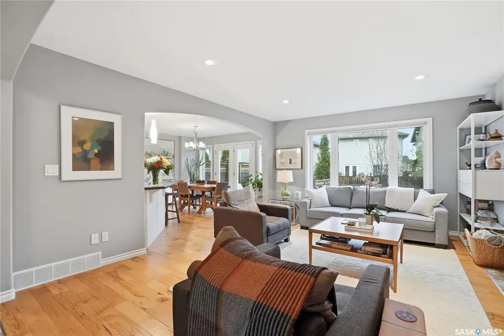 215 Whalley Crescent Saskatoon SK S7T 0E6