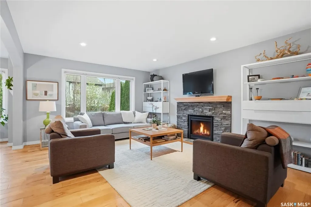 215 Whalley Crescent Saskatoon SK S7T 0E6