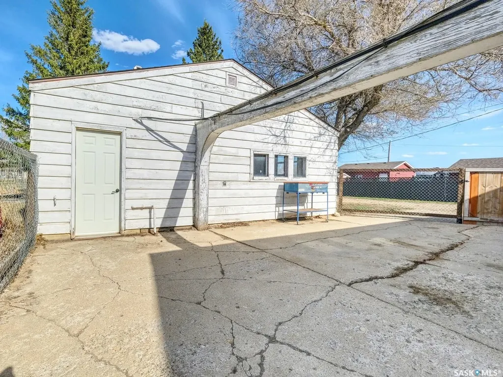 304 Young Street Rosetown SK S0L 2V0