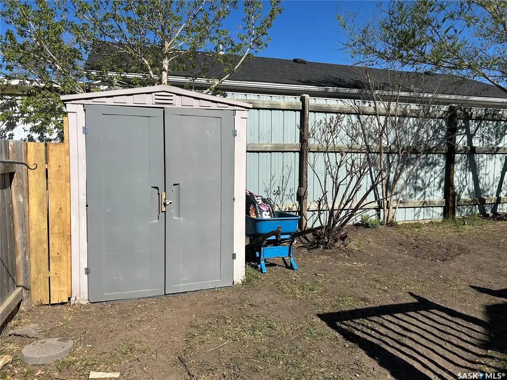 810 1st Street Estevan SK S4A 0G3