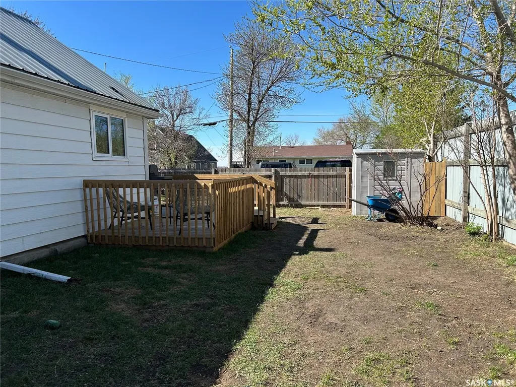 810 1st Street Estevan SK S4A 0G3