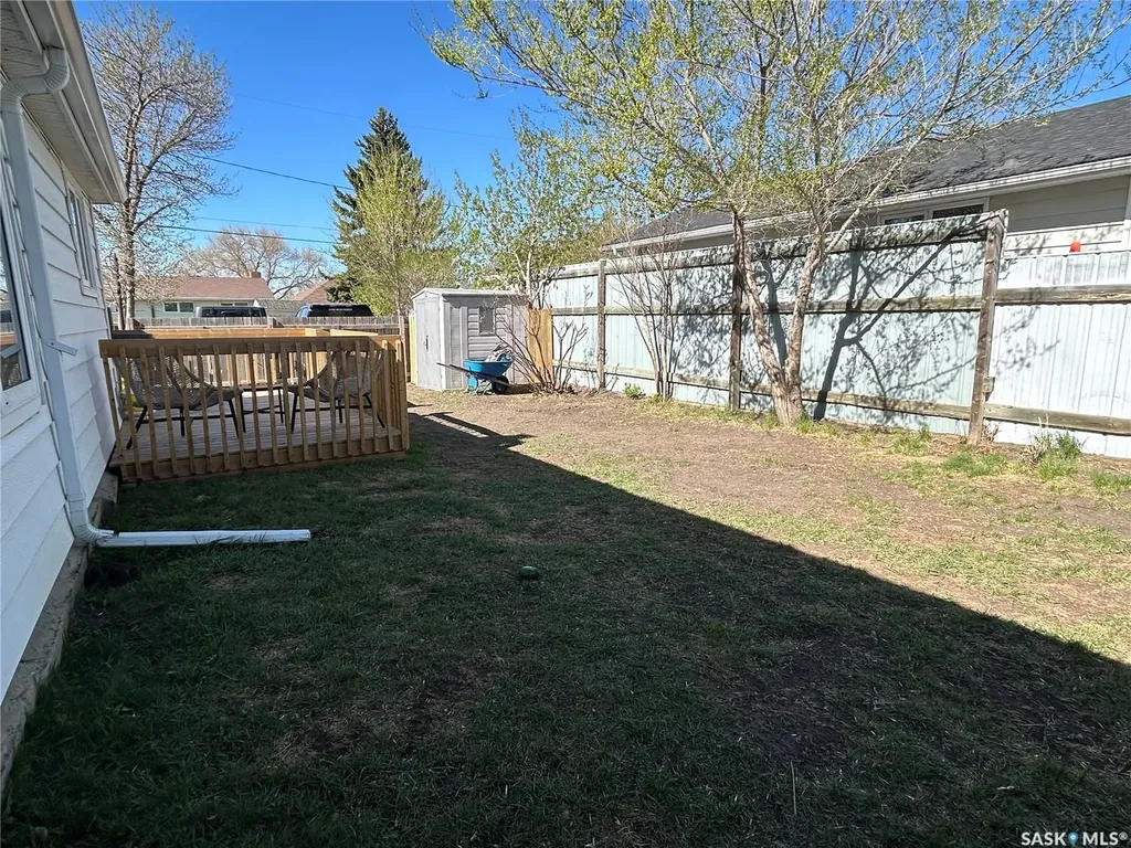 810 1st Street Estevan SK S4A 0G3