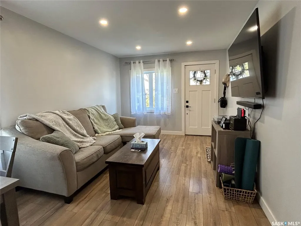 810 1st Street Estevan SK S4A 0G3
