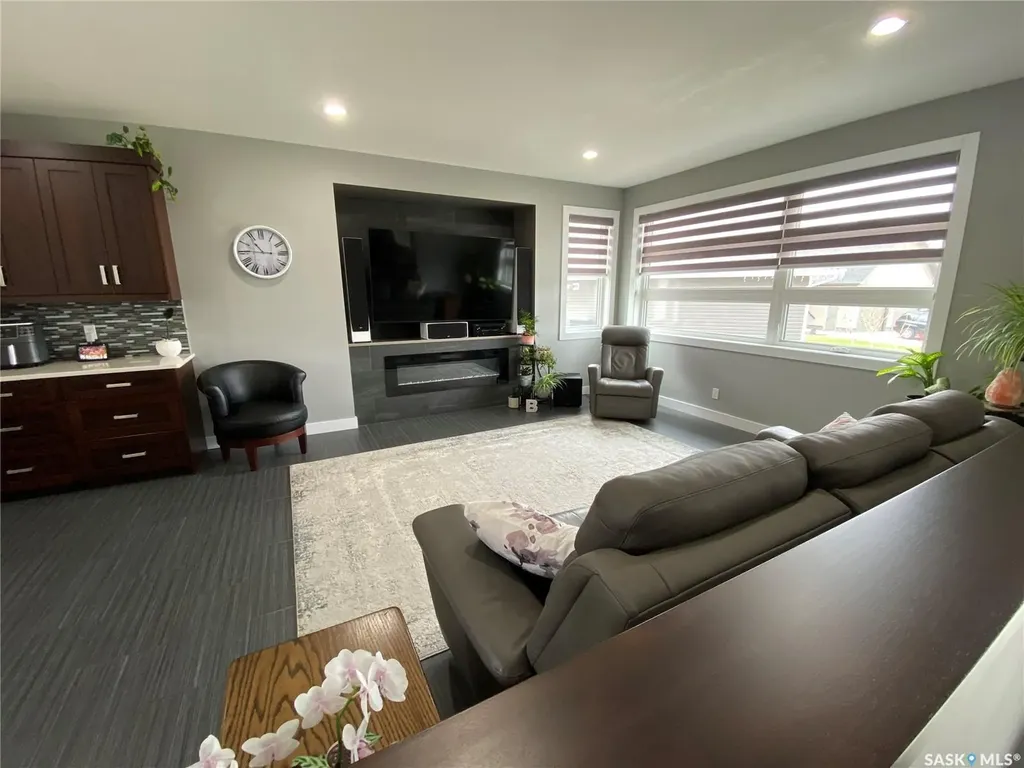 44 Stillwater Bay Yorkton SK S3N 0E6