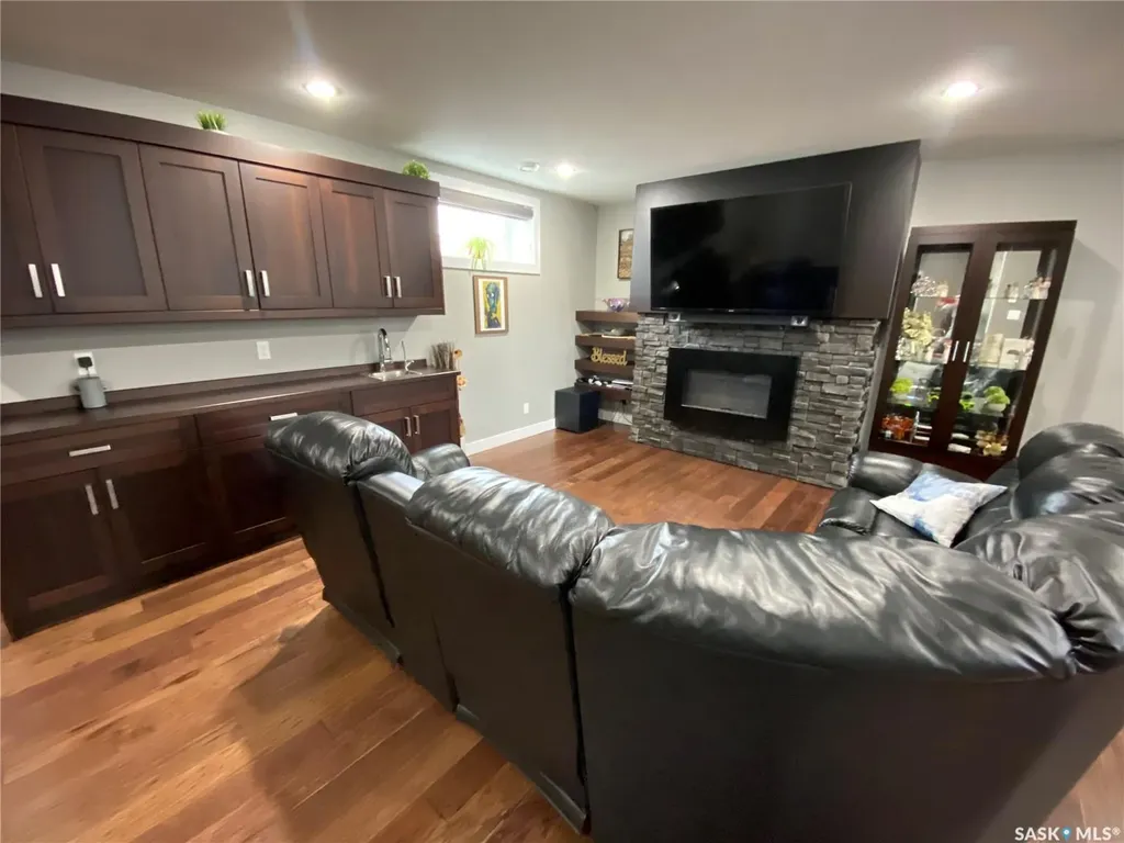 44 Stillwater Bay Yorkton SK S3N 0E6