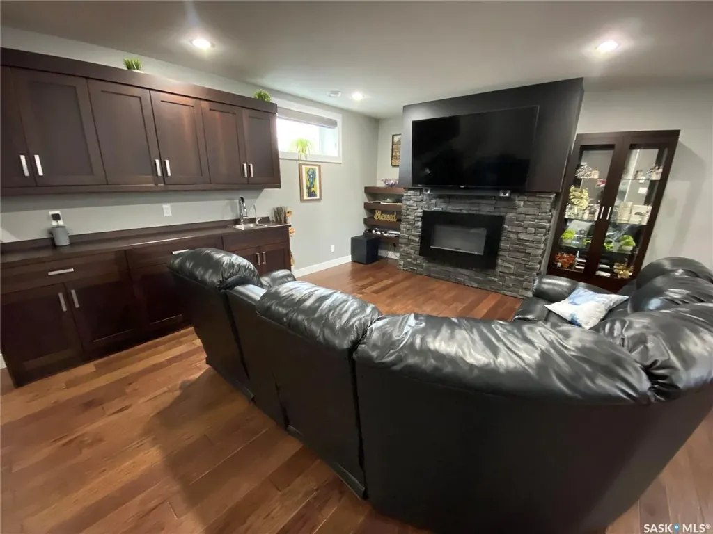 44 Stillwater Bay Yorkton SK S3N 0E6