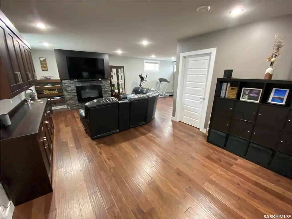 44 Stillwater Bay Yorkton SK S3N 0E6