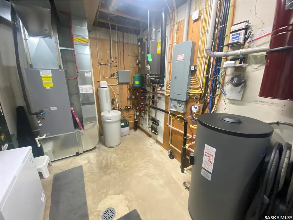 44 Stillwater Bay Yorkton SK S3N 0E6
