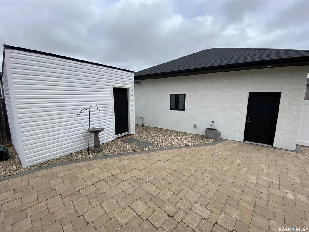 44 Stillwater Bay Yorkton SK S3N 0E6