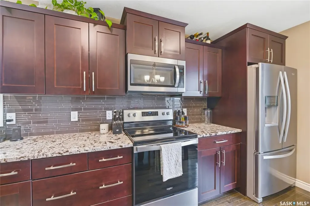 386 Levalley Cove Saskatoon SK S7T 0H5