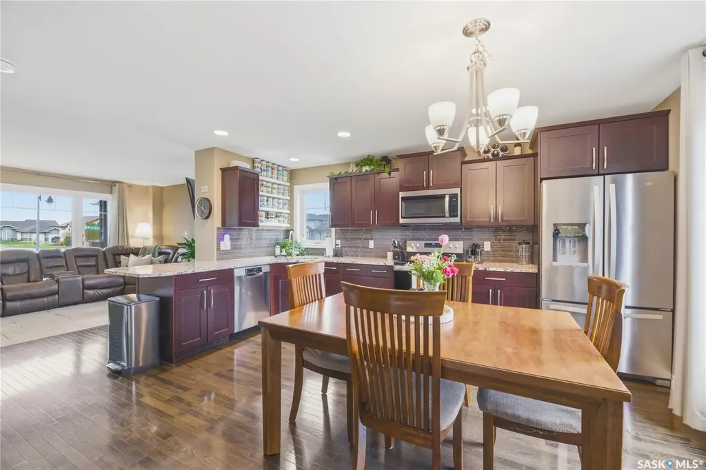 386 Levalley Cove Saskatoon SK S7T 0H5