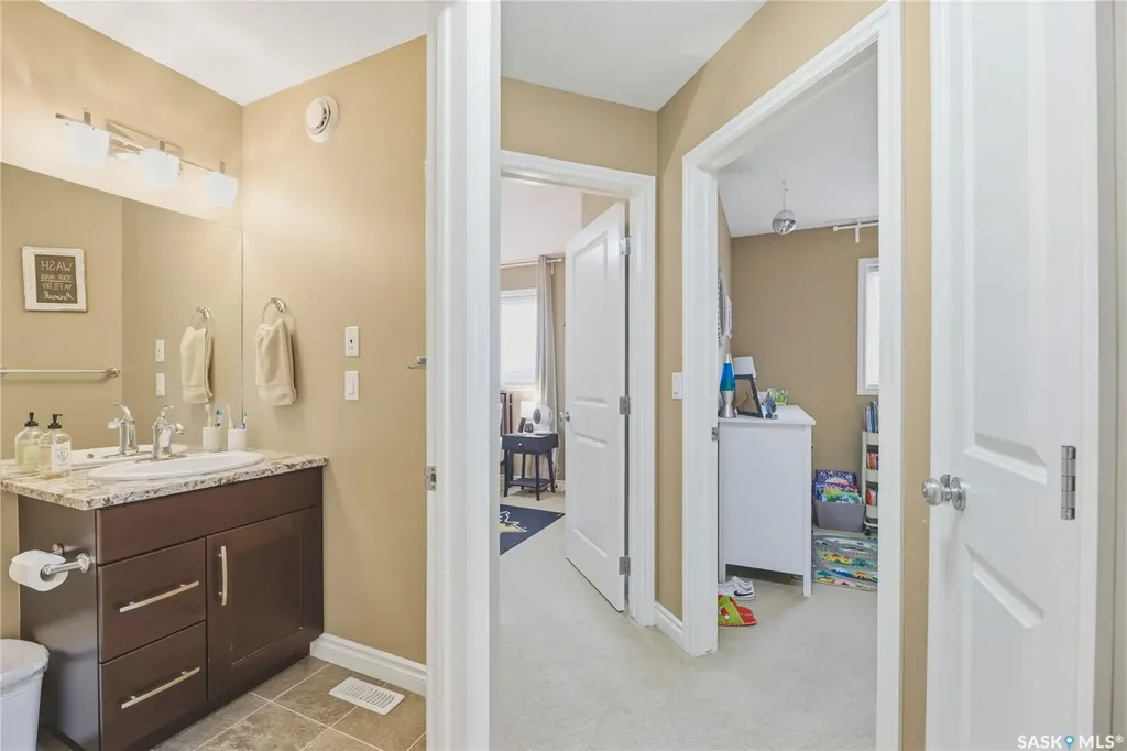 386 Levalley Cove Saskatoon SK S7T 0H5