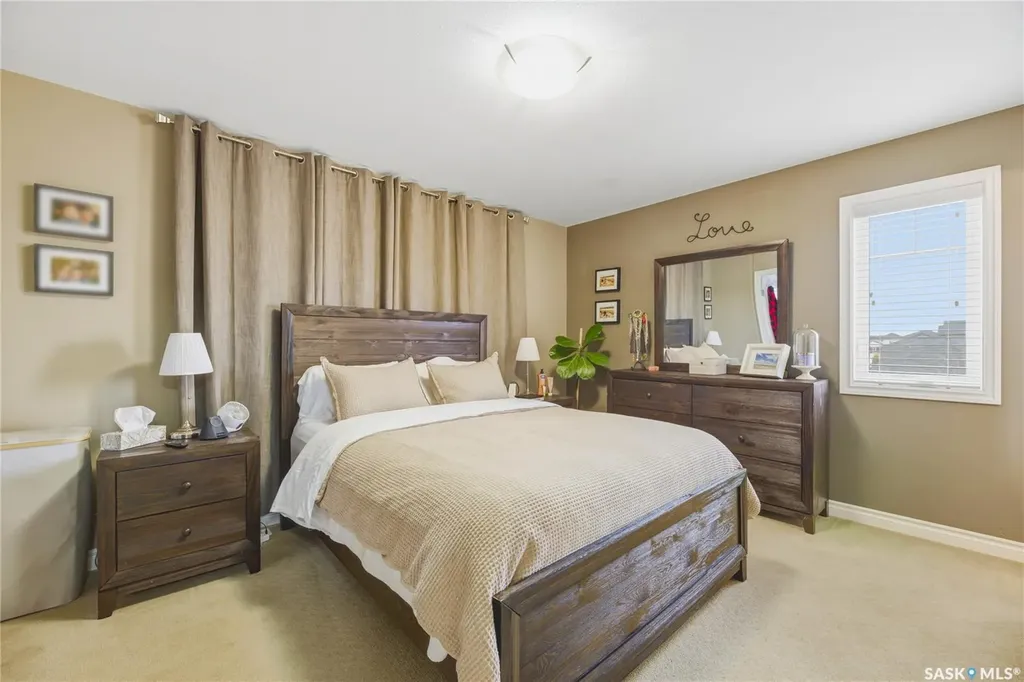386 Levalley Cove Saskatoon SK S7T 0H5