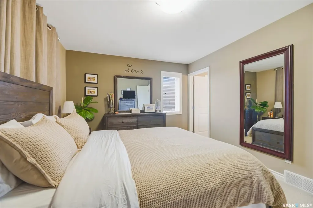 386 Levalley Cove Saskatoon SK S7T 0H5