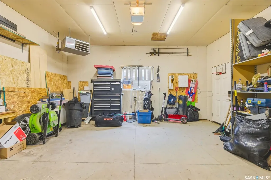 386 Levalley Cove Saskatoon SK S7T 0H5