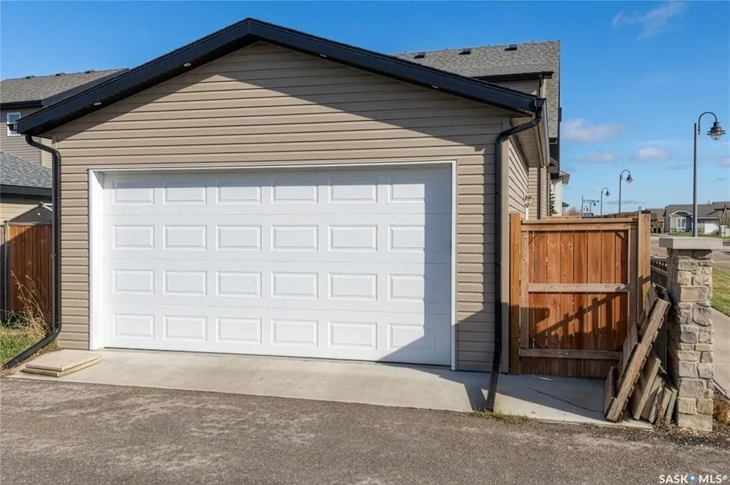 386 Levalley Cove Saskatoon SK S7T 0H5