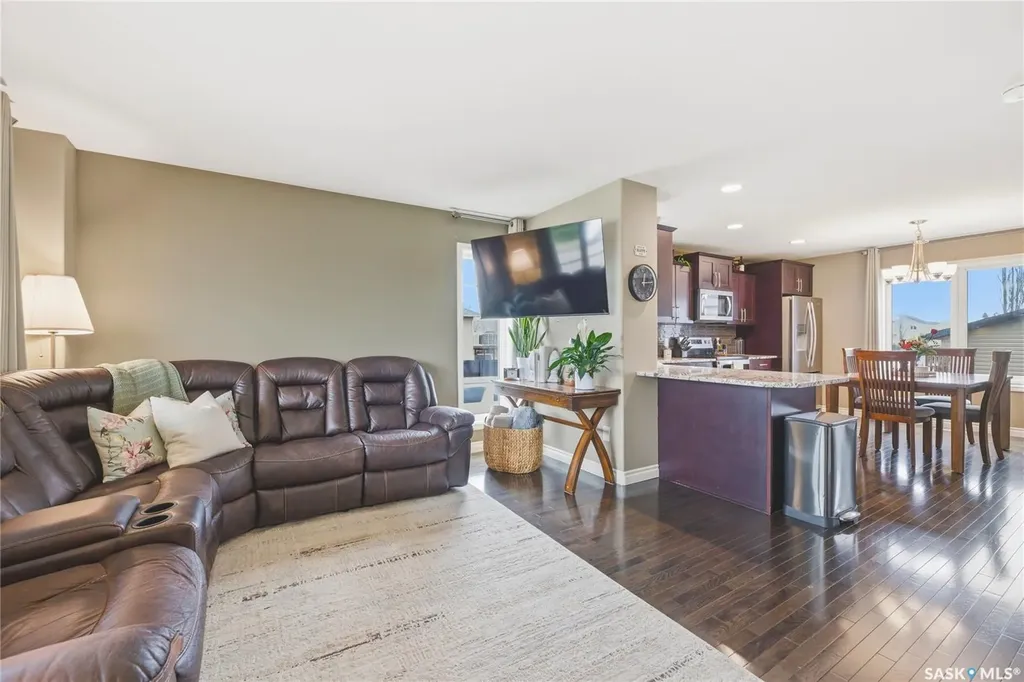 386 Levalley Cove Saskatoon SK S7T 0H5