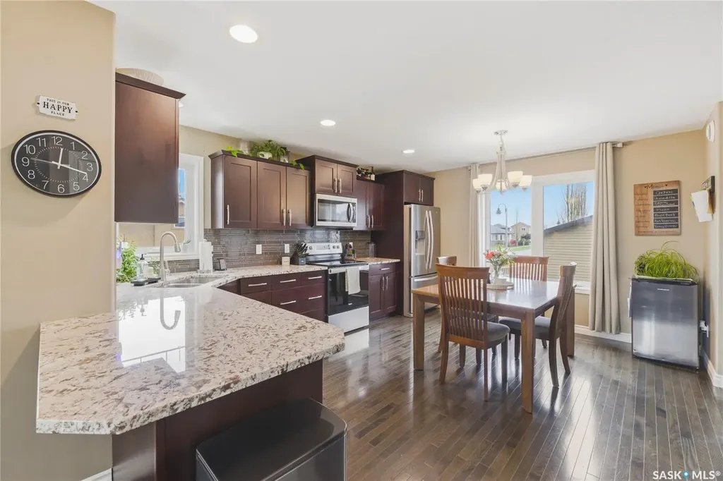 386 Levalley Cove Saskatoon SK S7T 0H5