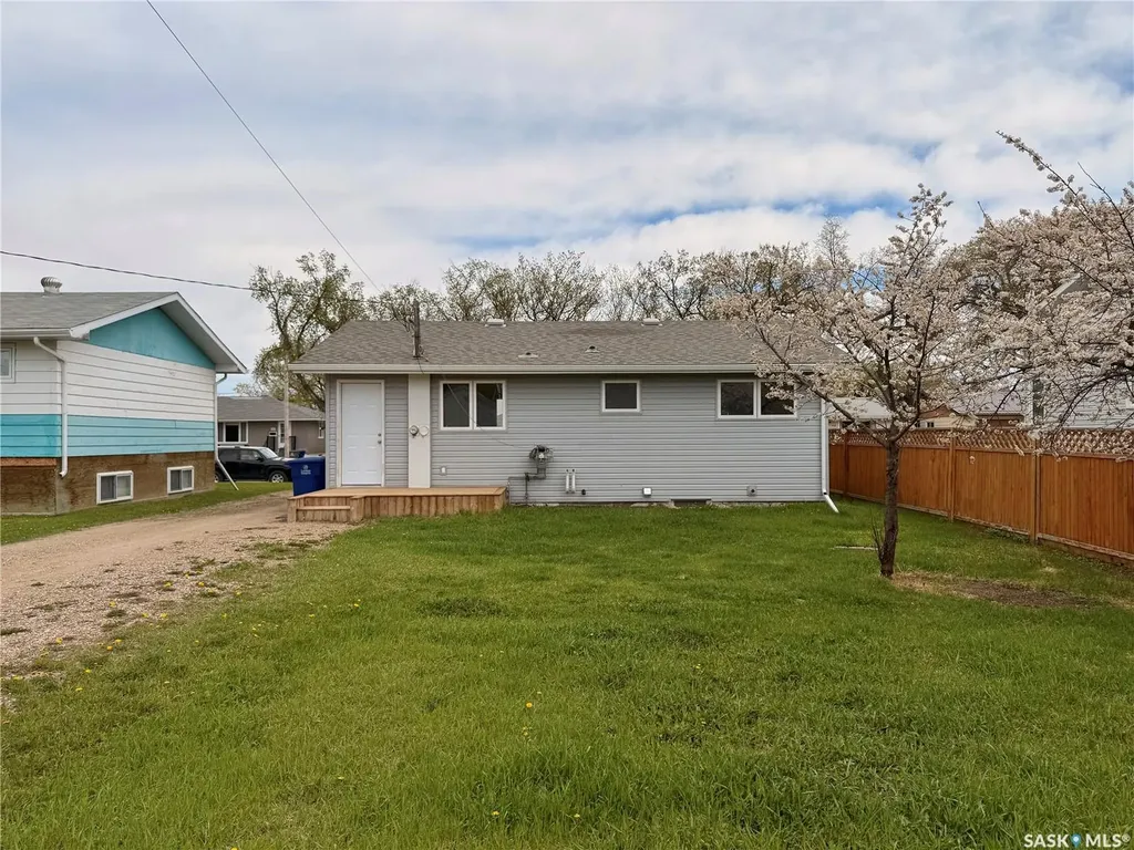 318 Mctavish Street Outlook SK S0L 2N0