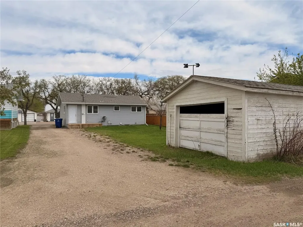 318 Mctavish Street Outlook SK S0L 2N0